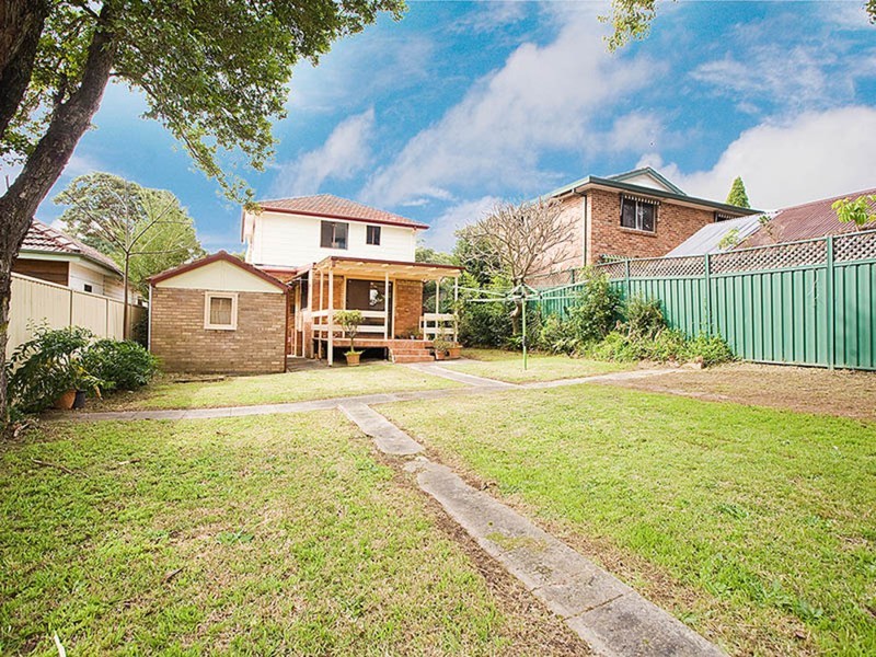 11 Warraba Street, Hurstville NSW 2220