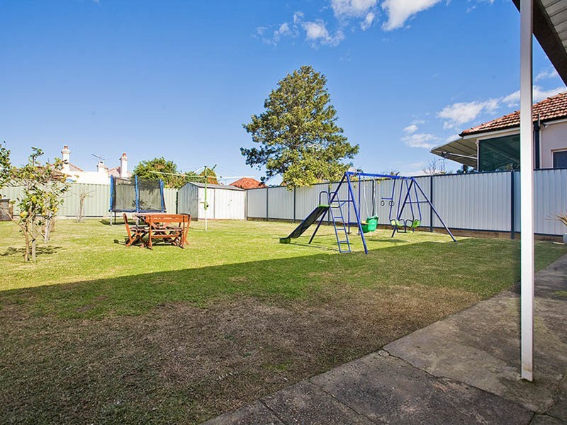 3 Henry Street, Carlton NSW 2218