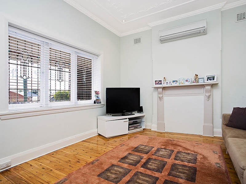 3 Henry Street, Carlton NSW 2218