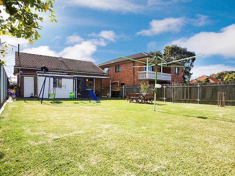 3 Henry Street, Carlton NSW 2218