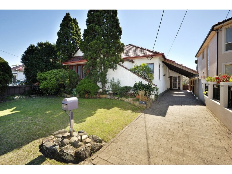 27 Scarborough Street, Monterey NSW 2217