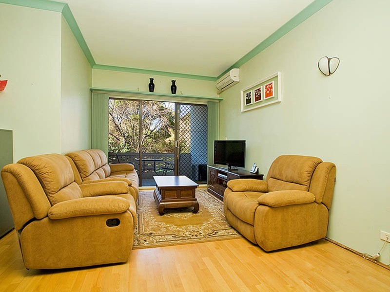 2/32-34 Bembridge Street, Carlton NSW 2218