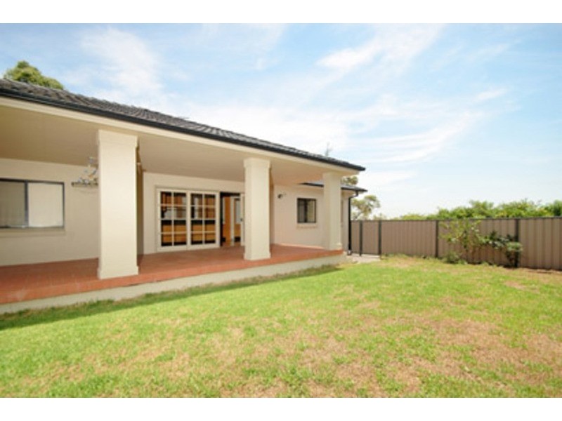 1/40 Johnstone Street, Peakhurst NSW 2210