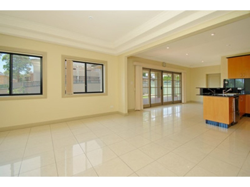 1/40 Johnstone Street, Peakhurst NSW 2210