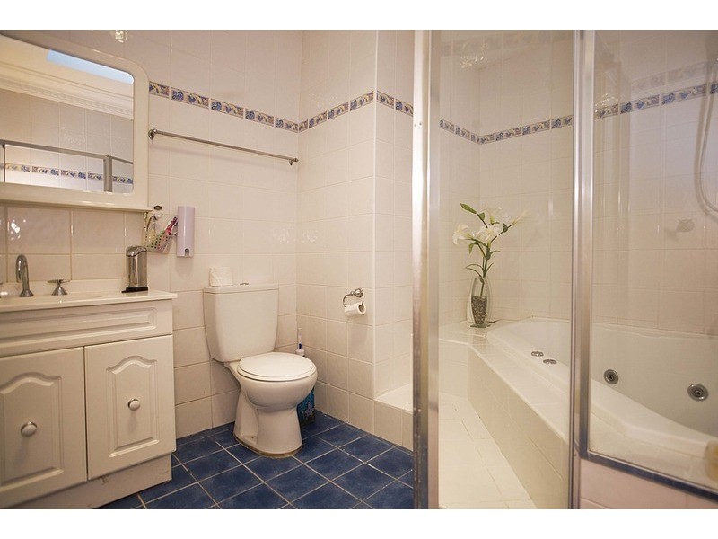 1 Walker Avenue, Peakhurst NSW 2210