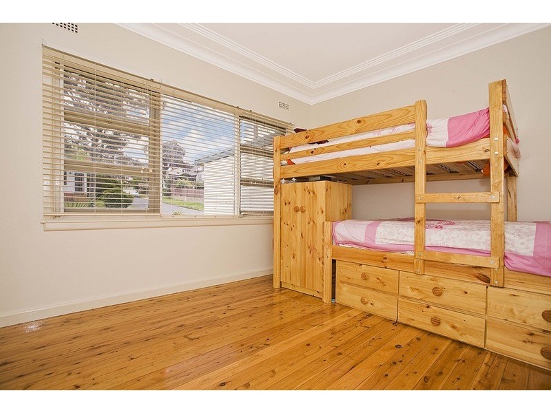 1 Walker Avenue, Peakhurst NSW 2210