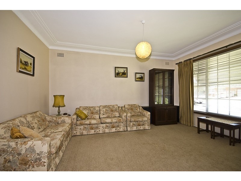 11 Greenway Parade, Revesby NSW 2212