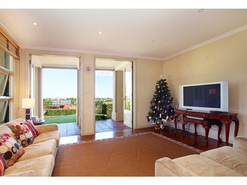 28 Benwerrin Avenue, Carss Park NSW 2221