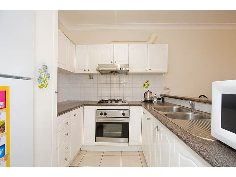 13/2 Short Road, Riverwood NSW 2210