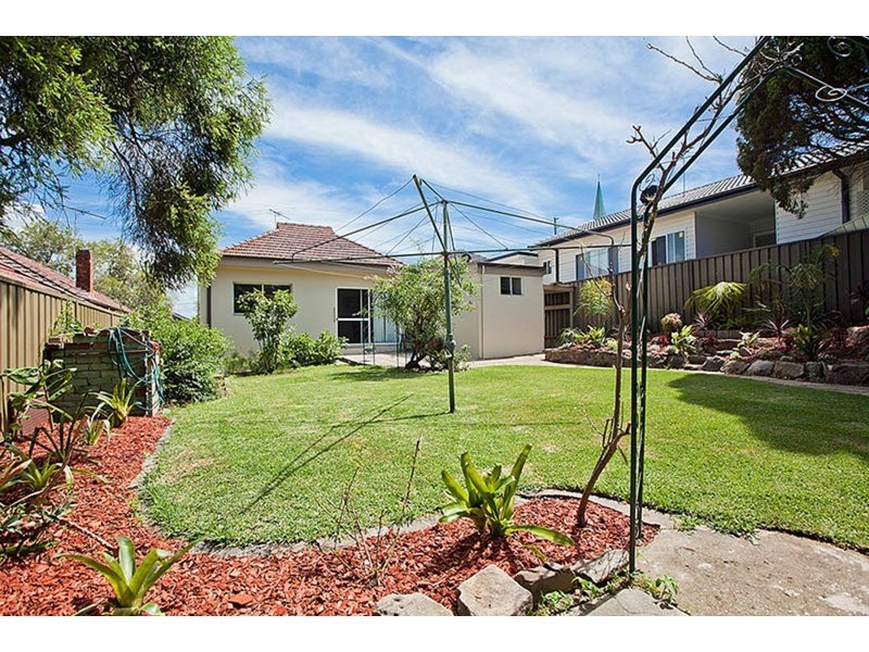 11 Carrington Street, Penshurst NSW 2222