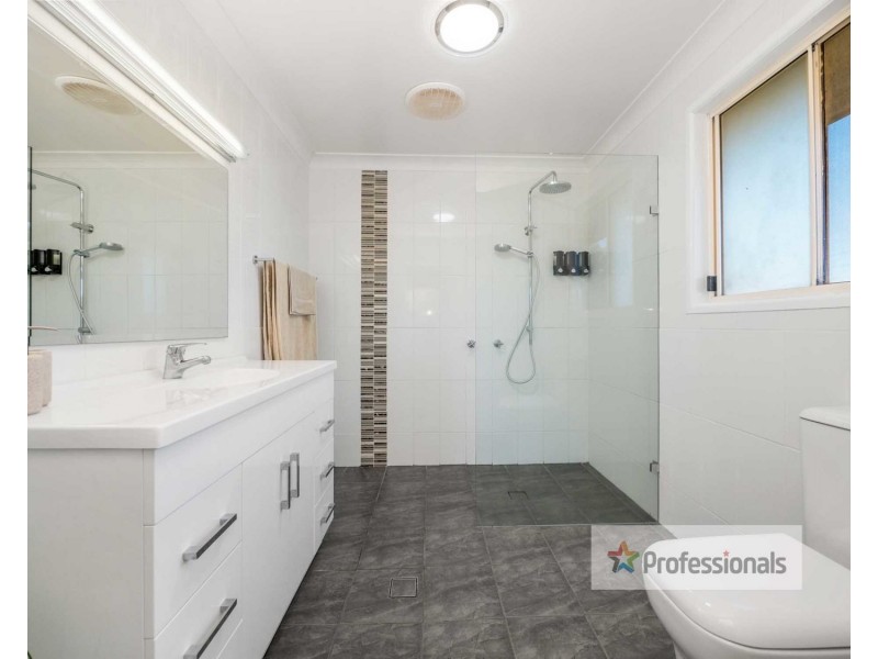 2 Dunromin Drive, Modanville NSW 2480