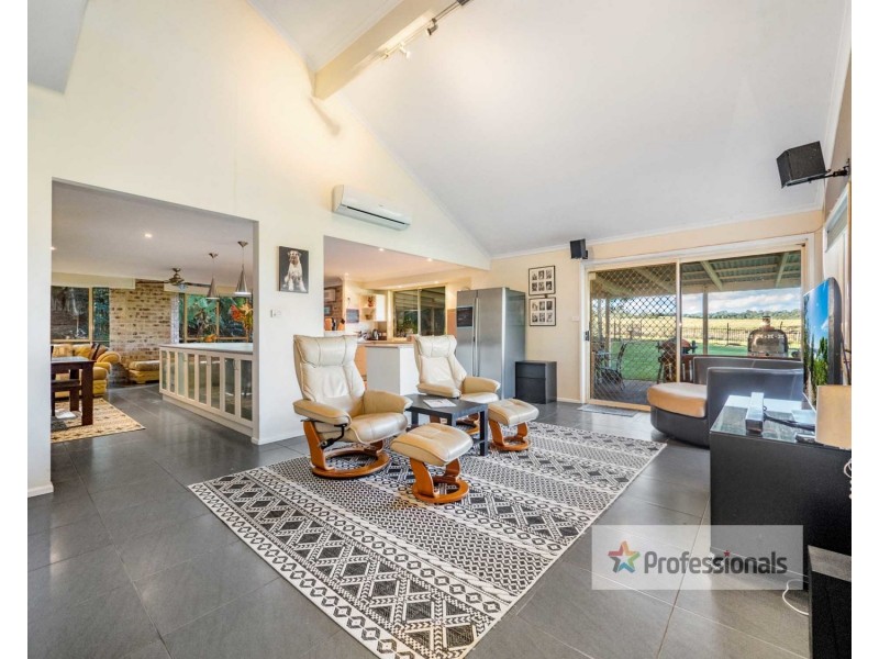 2 Dunromin Drive, Modanville NSW 2480