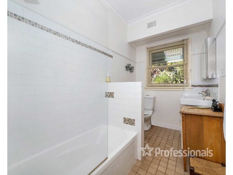 80 Cathcart (also known as 1 Esmonde) Street, Girards Hill NSW 2480