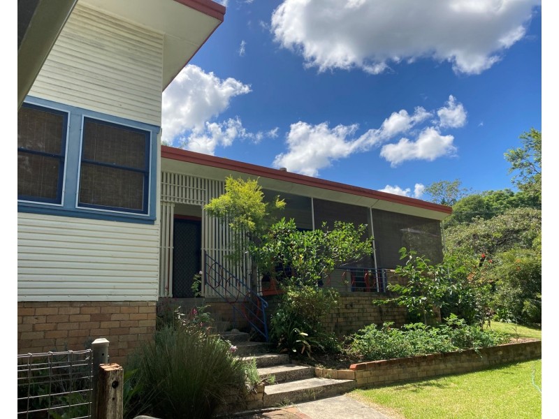 27 College Road, East Lismore NSW 2480