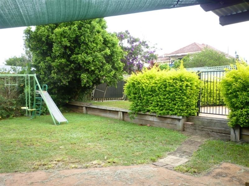 64 Oakley Avenue, East Lismore NSW 2480