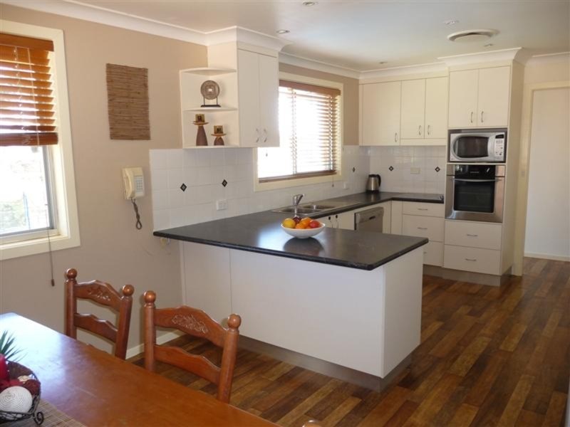 11 Maloney Avenue, South Lismore NSW 2480