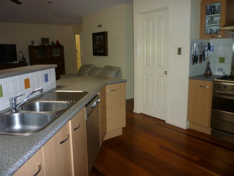 1 Henderson Place, Modanville NSW 2480