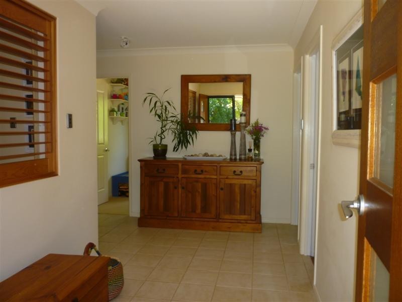 1 Henderson Place, Modanville NSW 2480