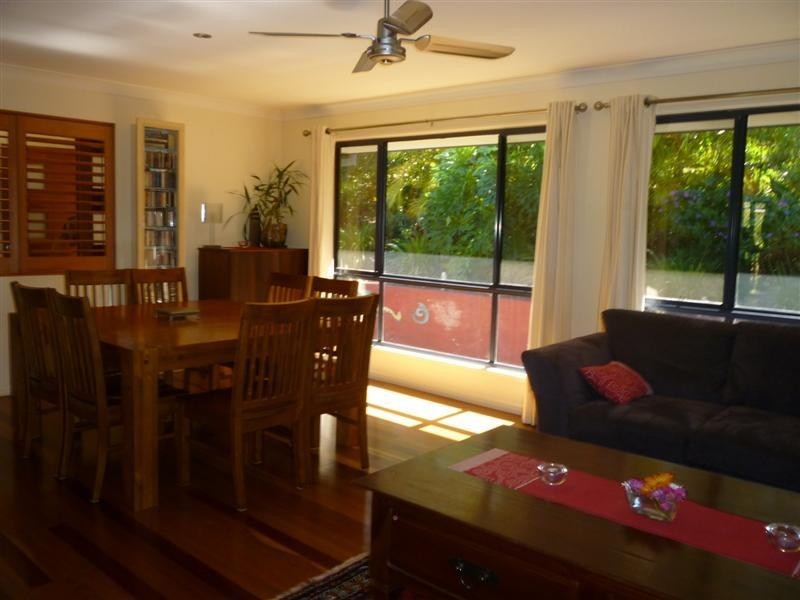 1 Henderson Place, Modanville NSW 2480