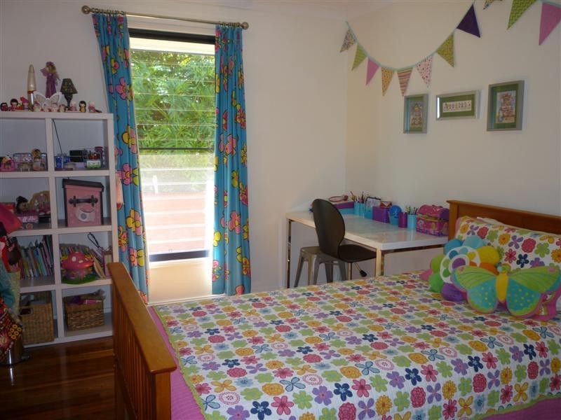 1 Henderson Place, Modanville NSW 2480