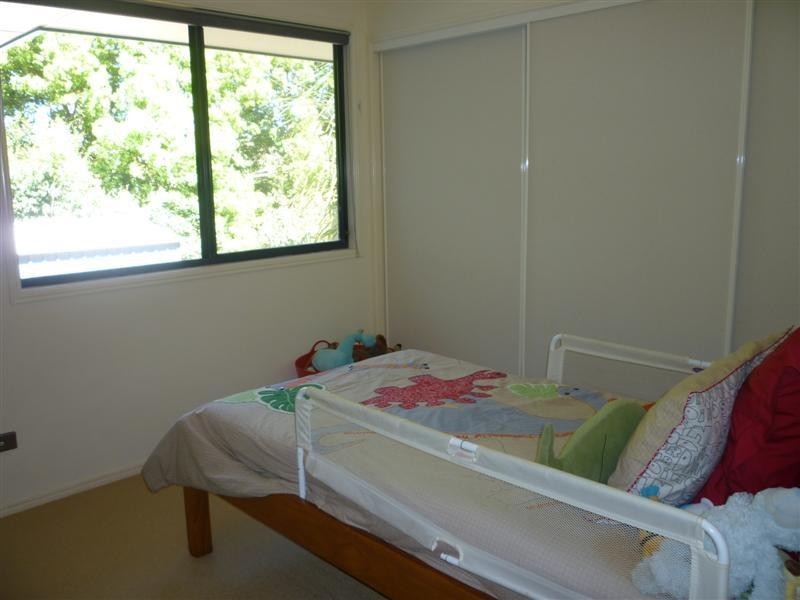 1 Henderson Place, Modanville NSW 2480