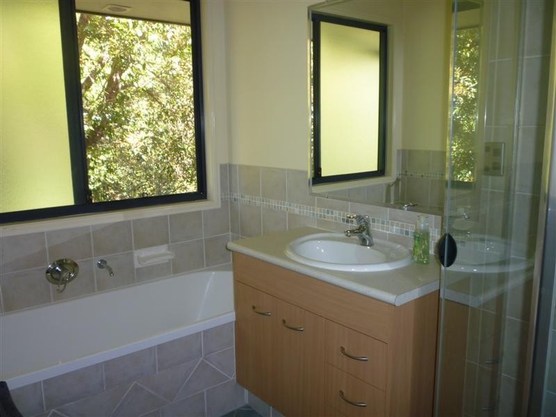 1 Henderson Place, Modanville NSW 2480
