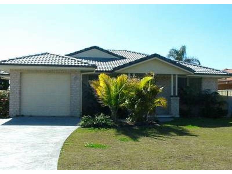 1/42 Harold Tory Drive, Yamba NSW 2464