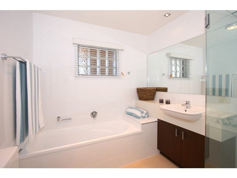 8 Bent Street, Yamba NSW 2464