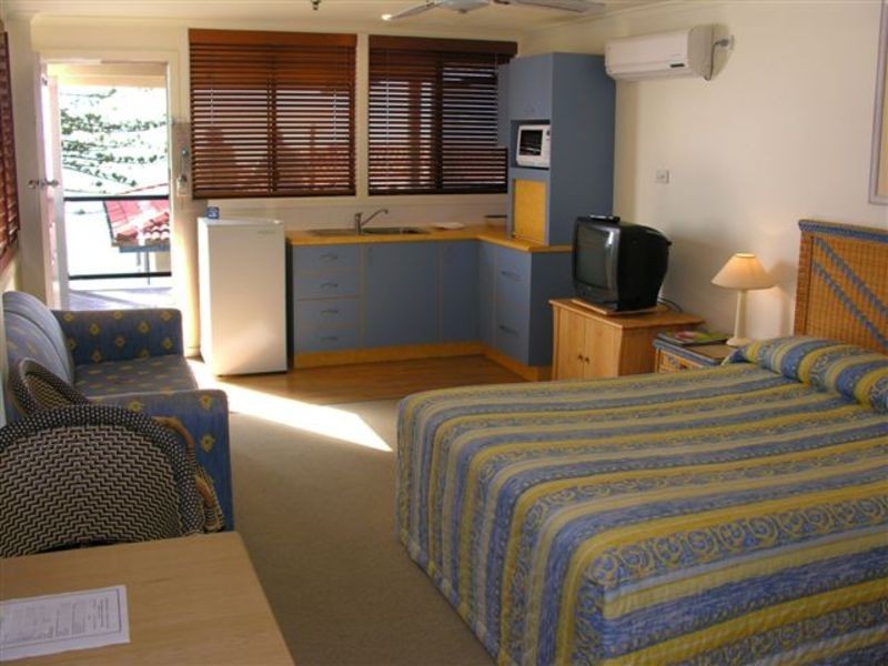 2 Queen Street, Yamba NSW 2464