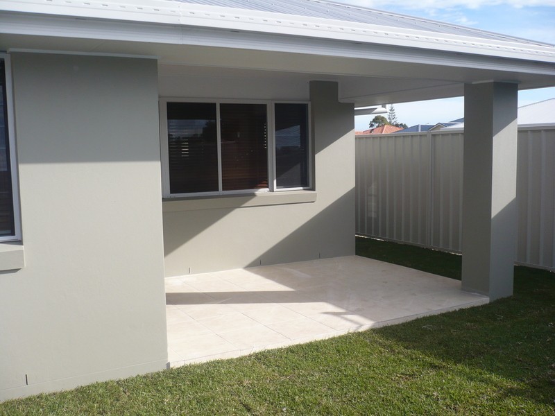 1/6 Bessy Close, Yamba NSW 2464