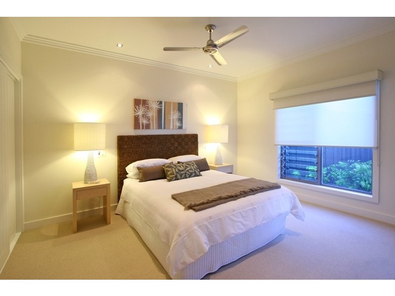 8 Bent Street, Yamba NSW 2464