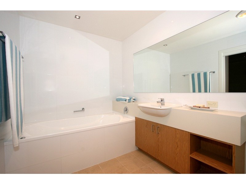 8 Bent Street, Yamba NSW 2464