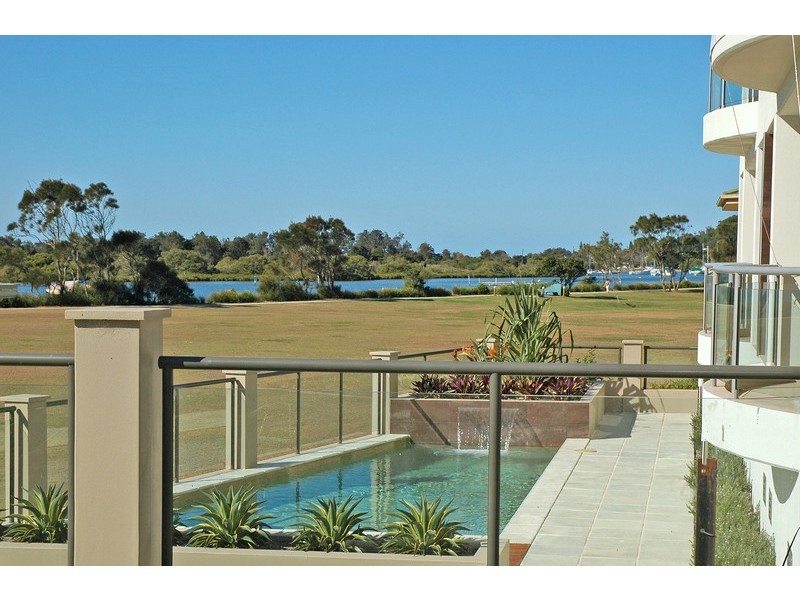 8 Bent Street, Yamba NSW 2464