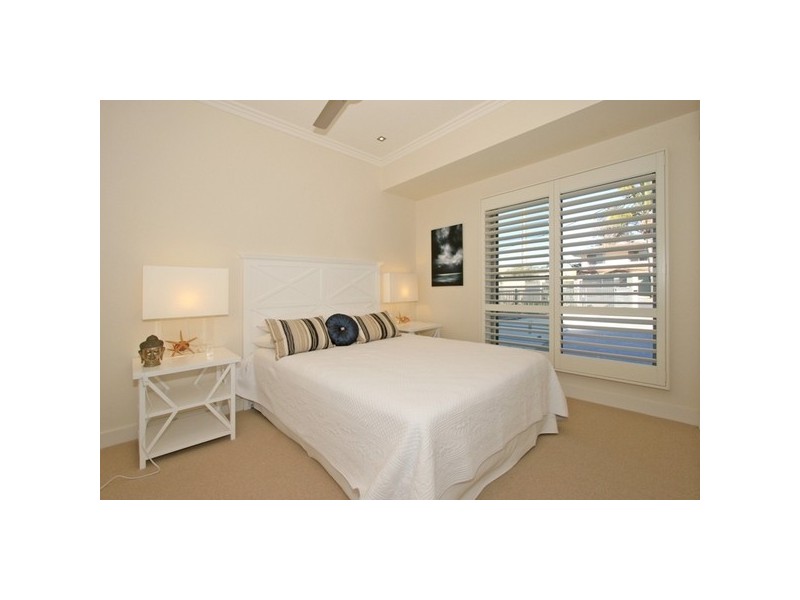 8 Bent Street, Yamba NSW 2464