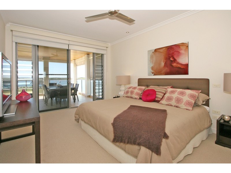 8 Bent Street, Yamba NSW 2464