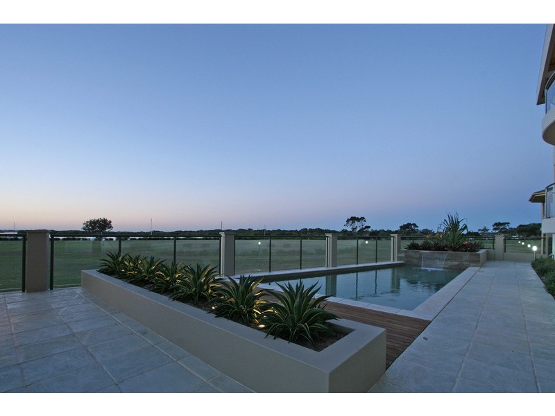4/8 Bent Street, Yamba NSW 2464