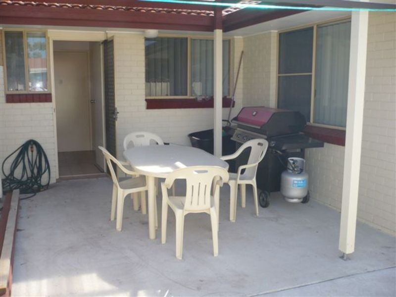 2/63 Melaleuca Drive, Yamba NSW 2464