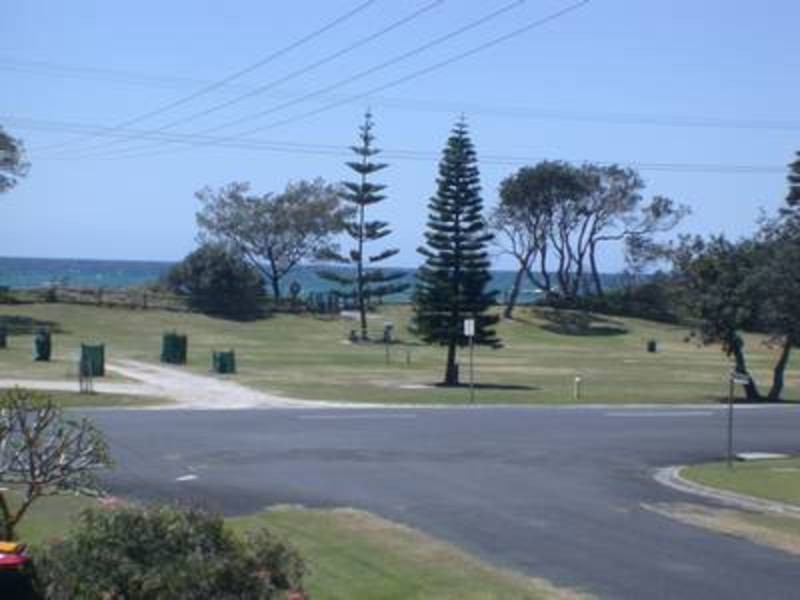 2 Heath Street, Brooms Head NSW 2463