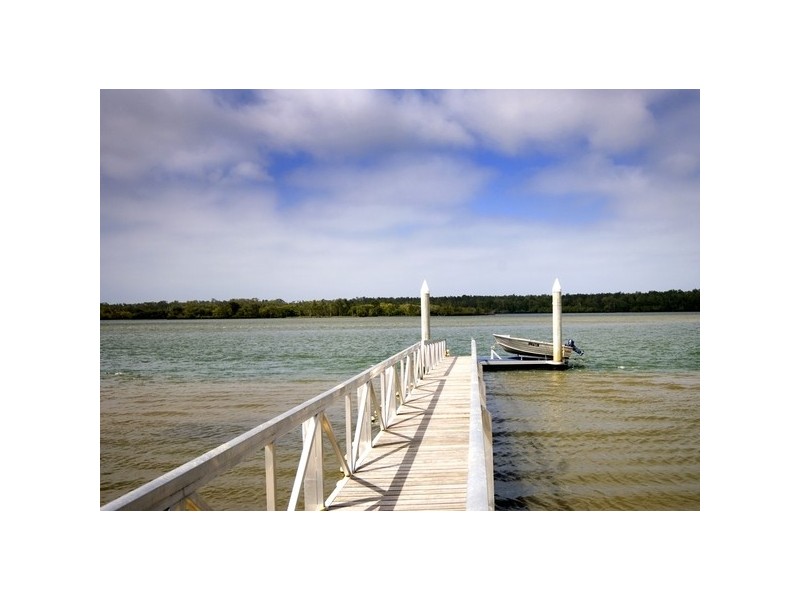 251 Micalo Road, Micalo Island NSW 2464