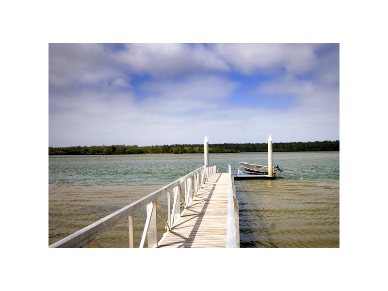 251 Micalo Road, Micalo Island NSW 2464