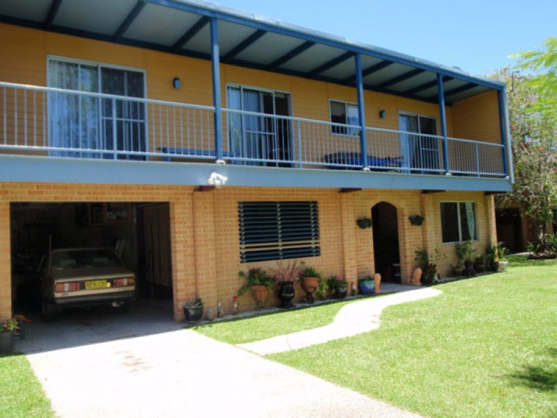 1 Carrington Street, Palmers Island NSW 2463