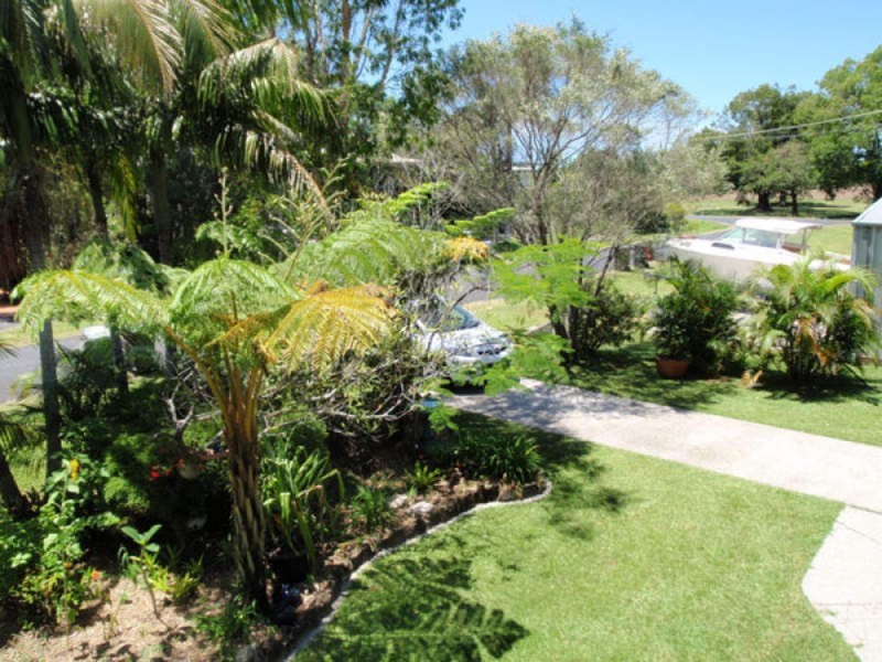 1 Carrington Street, Palmers Island NSW 2463