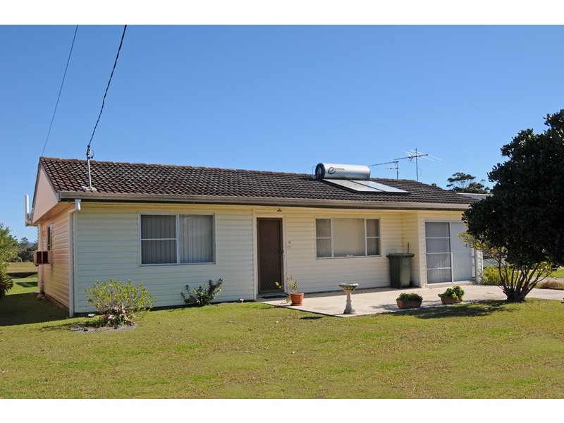 16 Honeysuckle Street, Brooms Head NSW 2463