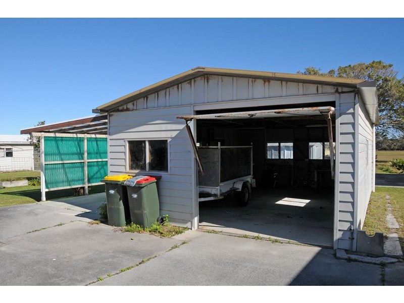 16 Honeysuckle Street, Brooms Head NSW 2463