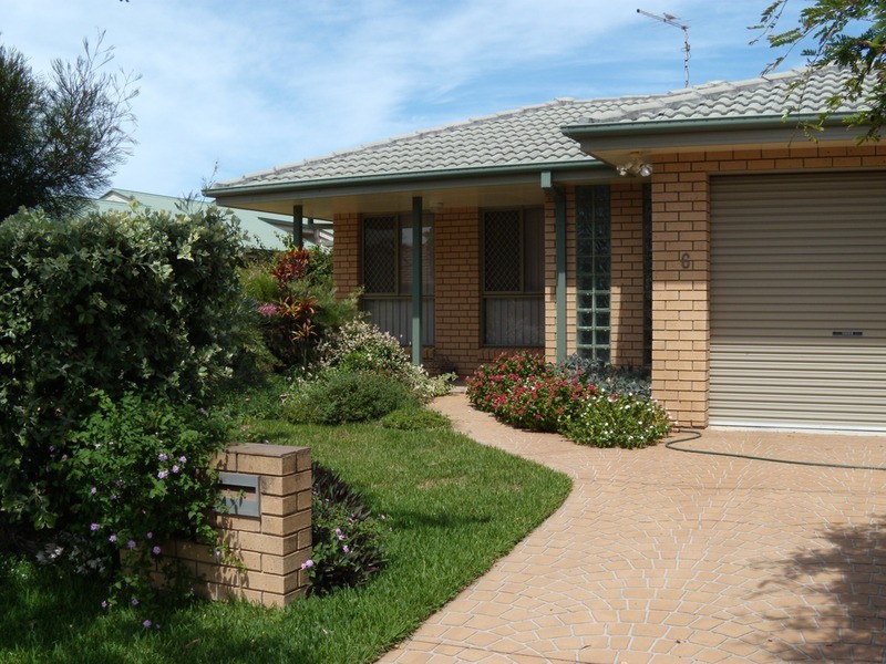 6 Blue Water Court, Yamba NSW 2464
