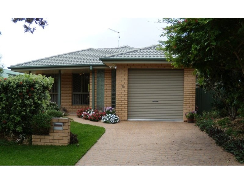 6 Blue Water Court, Yamba NSW 2464
