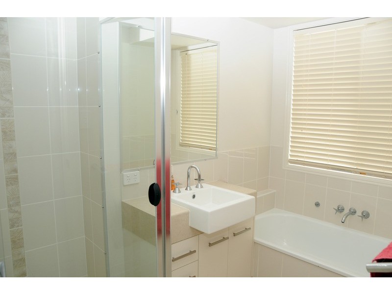 16  Robin Place, Gulmarrad NSW 2463