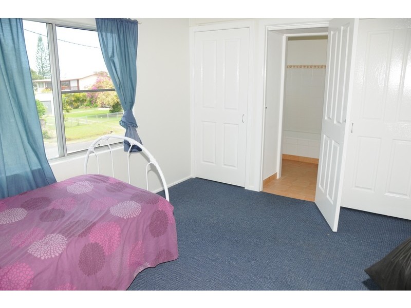 1 Dalley  Street, Palmers Island NSW 2463