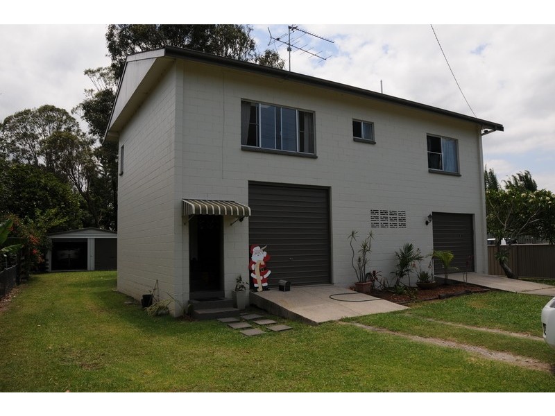 1 Dalley  Street, Palmers Island NSW 2463