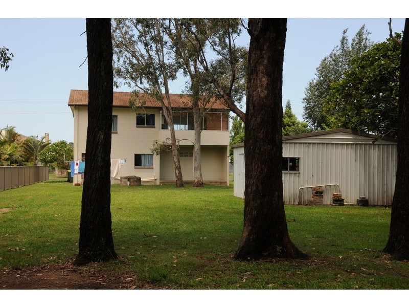 1 Dalley  Street, Palmers Island NSW 2463